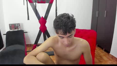 Snapshot of harry_latinboy chatting on 01/10/25, 11:29 Harry online show from 01/10/25, 11:29