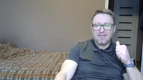 Snapshot of harrysnake chatting on 12/15/24, 08:08 HarrySnake online show from 12/15/24, 08:08