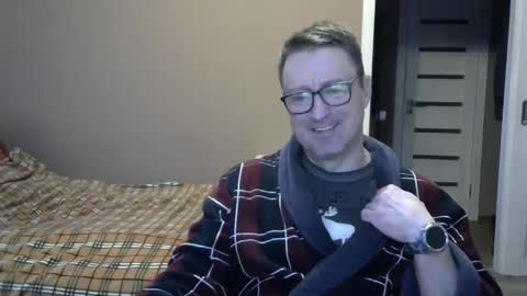 Snapshot of harrysnake chatting on 12/20/24, 06:40 HarrySnake online show from 12/20/24, 06:40