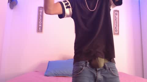 Snapshot of harrythomson1 chatting on 12/11/24, 06:58 harry thomson online show from 12/11/24, 06:58