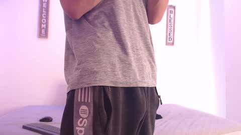 Snapshot of harrythomson1 chatting on 12/27/24, 07:35 harry thomson online show from 12/27/24, 07:35