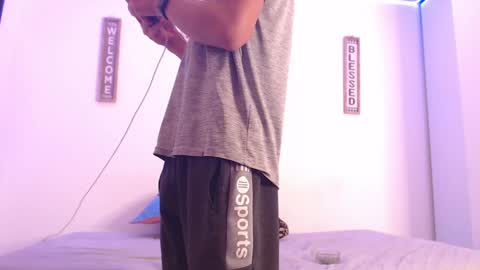 Snapshot of harrythomson1 chatting on 12/28/24, 02:01 harry thomson online show from 12/28/24, 02:01