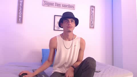 Snapshot of harrythomson1 chatting on 12/31/24, 04:27 harry thomson online show from 12/31/24, 04:27