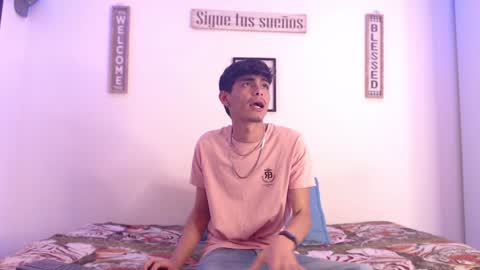 Snapshot of harrythomson1 chatting on 01/18/25, 02:03 harry thomson online show from 01/18/25, 02:03