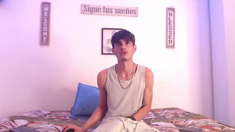 Snapshot of harrythomson1 chatting on 01/19/25, 10:06 harry thomson online show from 01/19/25, 10:06