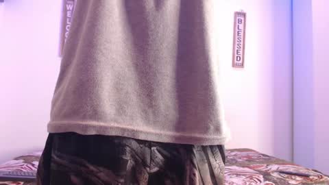 Snapshot of harrythomson1 chatting on 01/21/25, 09:57 harry thomson online show from 01/21/25, 09:57