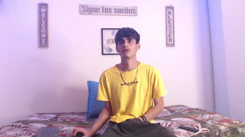 Snapshot of harrythomson1 chatting on 01/27/25, 04:30 harry thomson online show from 01/27/25, 04:30