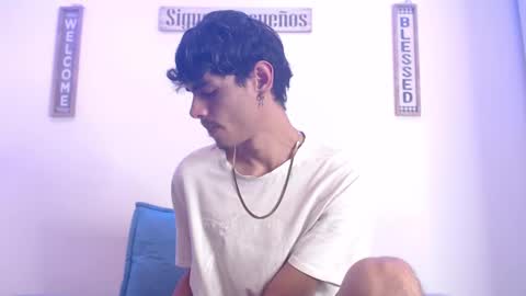 Snapshot of harrythomson1 chatting on 02/18/25, 08:16 harry thomson online show from 02/18/25, 08:16