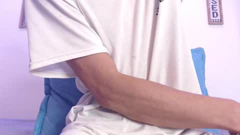 Snapshot of harrythomson1 chatting on 02/22/25, 09:23 harry thomson online show from 02/22/25, 09:23