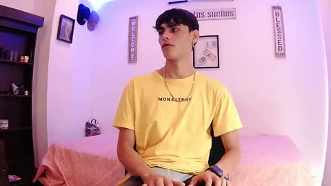 Snapshot of harrythomson1 chatting on 09/18/25, 06:54 harry thomson online show from 09/18/25, 06:54