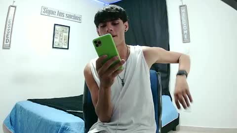 Snapshot of harrythomson1 chatting on 05/10/26, 01:44 harry thomson online show from 05/10/26, 01:44