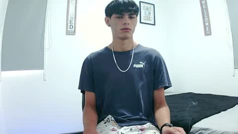 Snapshot of harrythomson1 chatting on 06/22/26, 02:14 harry thomson online show from 06/22/26, 02:14