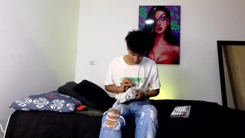 Snapshot of harrytwink18 chatting on 01/14/25, 01:28 HARRY online show from 01/14/25, 01:28