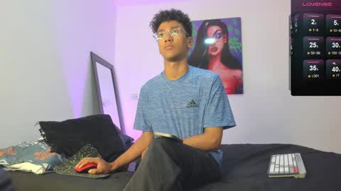 Snapshot of harrytwink18 chatting on 03/10/25, 02:16 HARRY online show from 03/10/25, 02:16