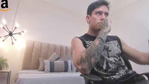 Snapshot of harryy_joness chatting on 12/03/24, 05:23 Harry Jones online show from 12/03/24, 05:23