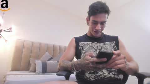 Snapshot of harryy_joness chatting on 12/03/24, 08:28 Harry Jones online show from 12/03/24, 08:28