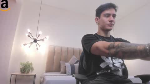 Snapshot of harryy_joness chatting on 12/06/24, 05:22 Harry Jones online show from 12/06/24, 05:22