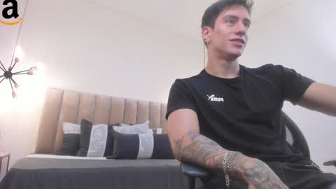 Snapshot of harryy_joness chatting on 12/15/24, 05:20 Harry Jones online show from 12/15/24, 05:20