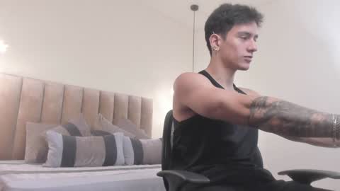 Snapshot of harryy_joness chatting on 01/02/25, 05:18 Harry Jones online show from 01/02/25, 05:18