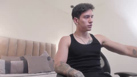 Snapshot of harryy_joness chatting on 01/04/25, 05:16 Harry Jones online show from 01/04/25, 05:16