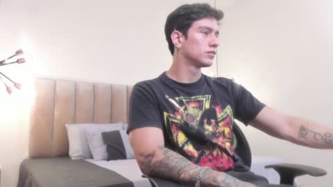 Snapshot of harryy_joness chatting on 02/08/25, 05:18 Harry Jones online show from 02/08/25, 05:18