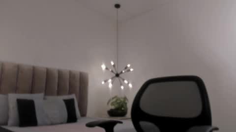 Snapshot of harryy_joness chatting on 02/14/25, 08:26 Harry Jones online show from 02/14/25, 08:26