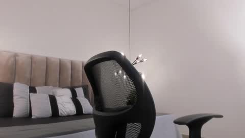 Snapshot of harryy_joness chatting on 02/22/25, 05:57 Harry Jones online show from 02/22/25, 05:57