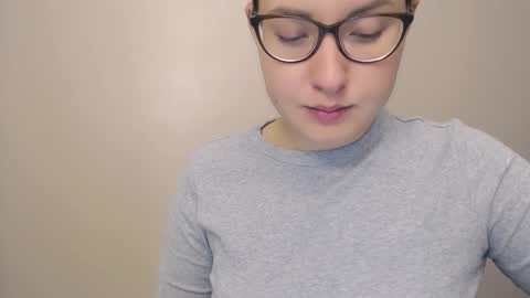 Snapshot of hartfoxx chatting on 10/26/25, 02:06 hartfoxx online show from 10/26/25, 02:06