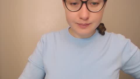 Snapshot of hartfoxx chatting on 10/31/25, 01:06 hartfoxx online show from 10/31/25, 01:06