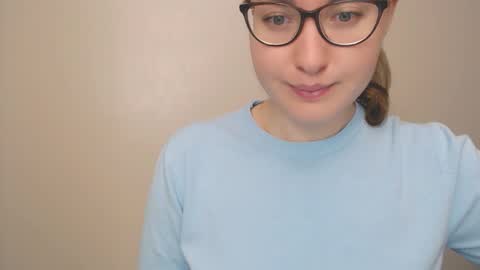 Snapshot of hartfoxx chatting on 11/12/25, 01:06 hartfoxx online show from 11/12/25, 01:06