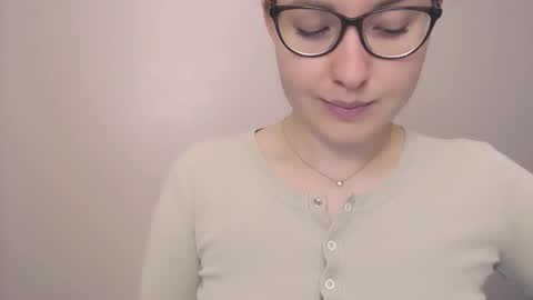 Snapshot of hartfoxx chatting on 11/17/25, 10:04 hartfoxx online show from 11/17/25, 10:04