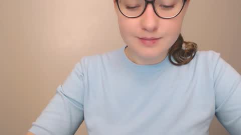 Snapshot of hartfoxx chatting on 12/05/25, 04:14 hartfoxx online show from 12/05/25, 04:14