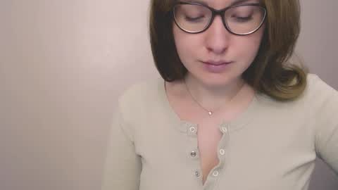 Snapshot of hartfoxx chatting on 12/15/25, 02:21 hartfoxx online show from 12/15/25, 02:21