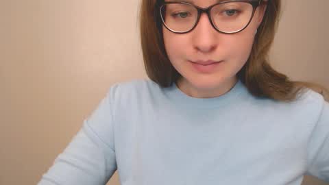 Snapshot of hartfoxx chatting on 12/16/25, 04:06 hartfoxx online show from 12/16/25, 04:06