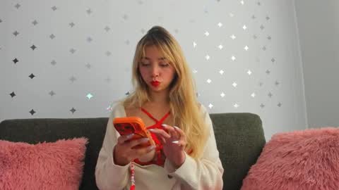 Sophia Blossom online show from 12/17/25, 08:15