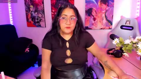 Snapshot of haruu2 chatting on 10/05/25, 02:37 karen online show from 10/05/25, 02:37