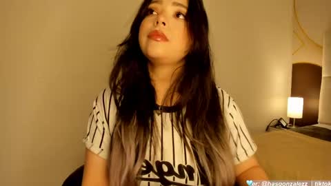 Snapshot of has_gonzalezz chatting on 04/20/26, 04:26 has_gonzalezz online show from 04/20/26, 04:26