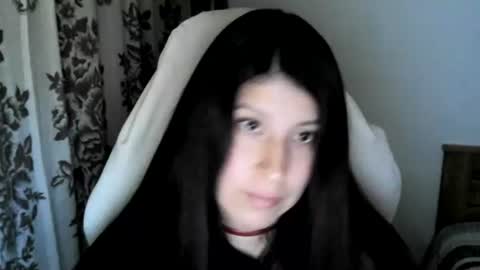 Snapshot of hasley_bbylee chatting on 01/12/25, 05:13 lady online show from 01/12/25, 05:13