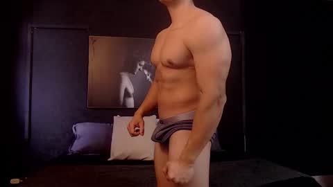 Snapshot of hat_guy01 chatting on 02/25/26, 09:24 hat_guy01 online show from 02/25/26, 09:24