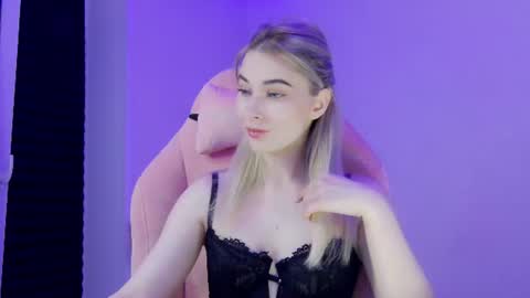 Anna online show from 07/06/26, 06:43