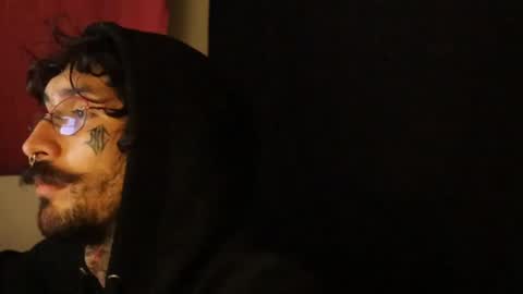 Snapshot of hatsumotokyoto chatting on 02/07/25, 02:08 More content   2   online show from 02/07/25, 02:08