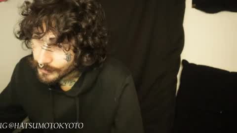 Snapshot of hatsumotokyoto chatting on 02/21/25, 01:55 More content   2   online show from 02/21/25, 01:55