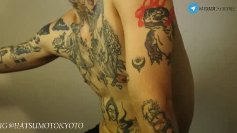 Snapshot of hatsumotokyoto chatting on 03/11/25, 12:54 More content   2   online show from 03/11/25, 12:54