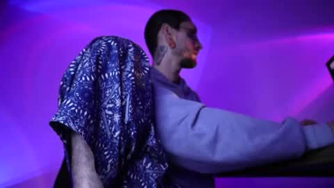 Snapshot of hatsumotokyoto chatting on 11/30/25, 09:57 More content 2 online show from 11/30/25, 09:57