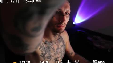 Snapshot of hatsumotokyoto chatting on 12/20/25, 07:48 More content 2 online show from 12/20/25, 07:48