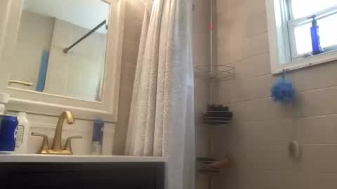 Snapshot of havingfun103 chatting on 10/14/25, 05:03 havingfun103 online show from 10/14/25, 05:03