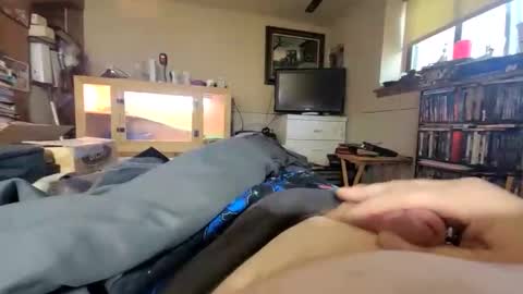 hawkfan1888 online show from 10/17/25, 03:47