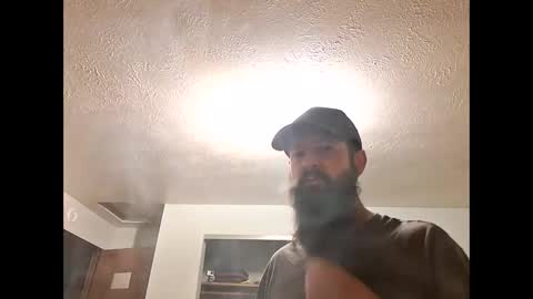 Snapshot of hawktalon007 chatting on 09/18/25, 09:44 Robert online show from 09/18/25, 09:44