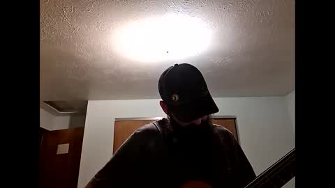 Snapshot of hawktalon007 chatting on 09/23/25, 02:58 Robert online show from 09/23/25, 02:58