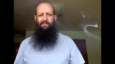 Snapshot of hawktalon007 chatting on 10/10/25, 05:23 Robert online show from 10/10/25, 05:23